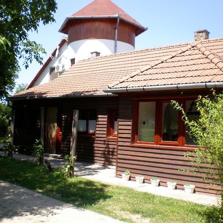 Holiday Home Melinda Ceglédpuszta Exterior foto