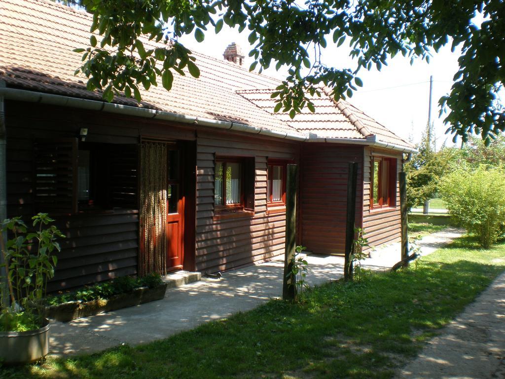 Holiday Home Melinda Ceglédpuszta Exterior foto